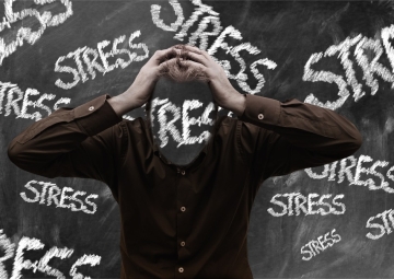 SZANOWNI PAŃSTWO, NIC DZISIAJ NIE POWIEM…, czyli o tym, jak pozbyć się stresu i tremy przed wystąpieniami publicznymi
